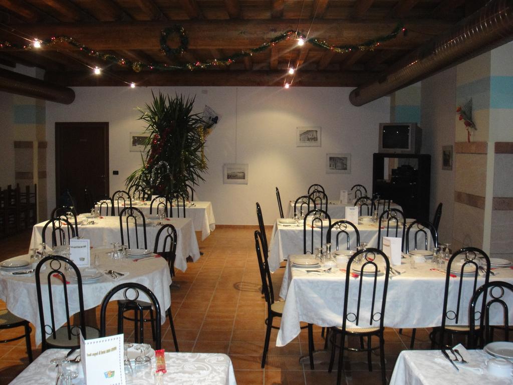 Agriturismo La Rasdora Porto Mantovano Exterior foto